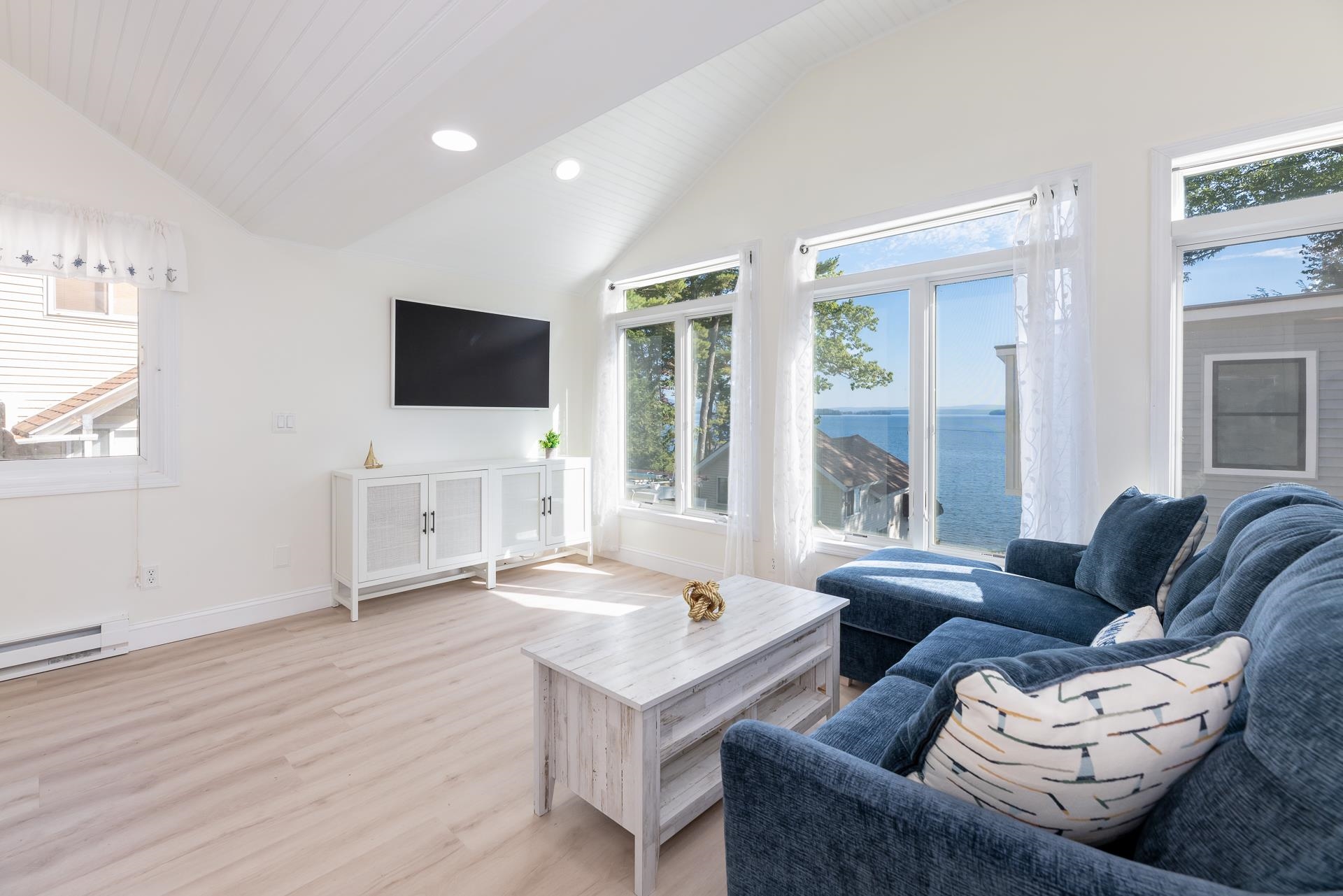 109 Dockham Shore Road Unit: 1