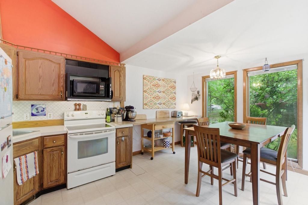 12 Poplar Drive