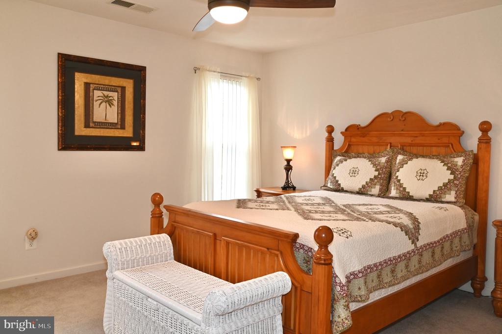 6721 HOLLY FARM LANE