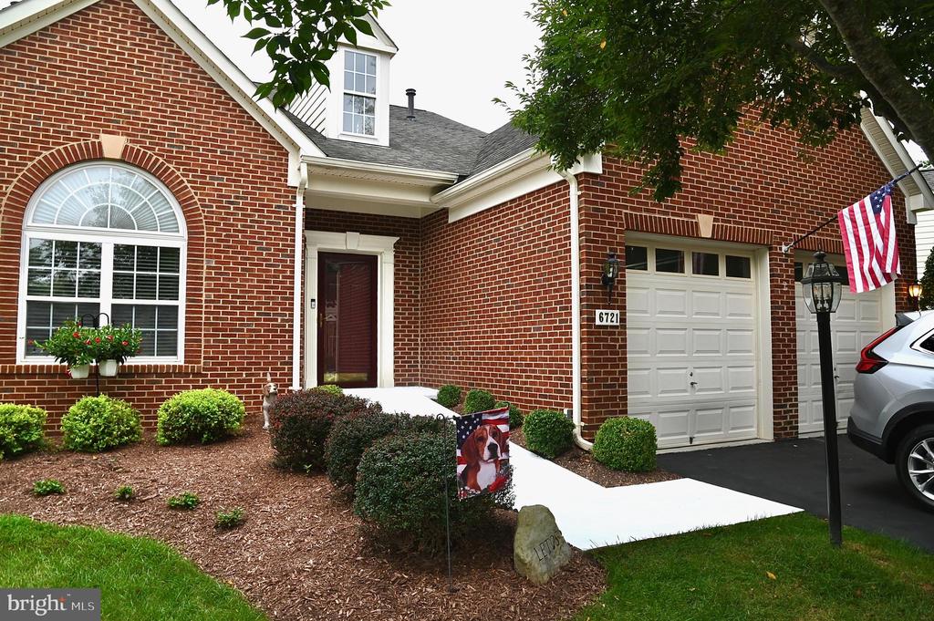 6721 HOLLY FARM LANE
