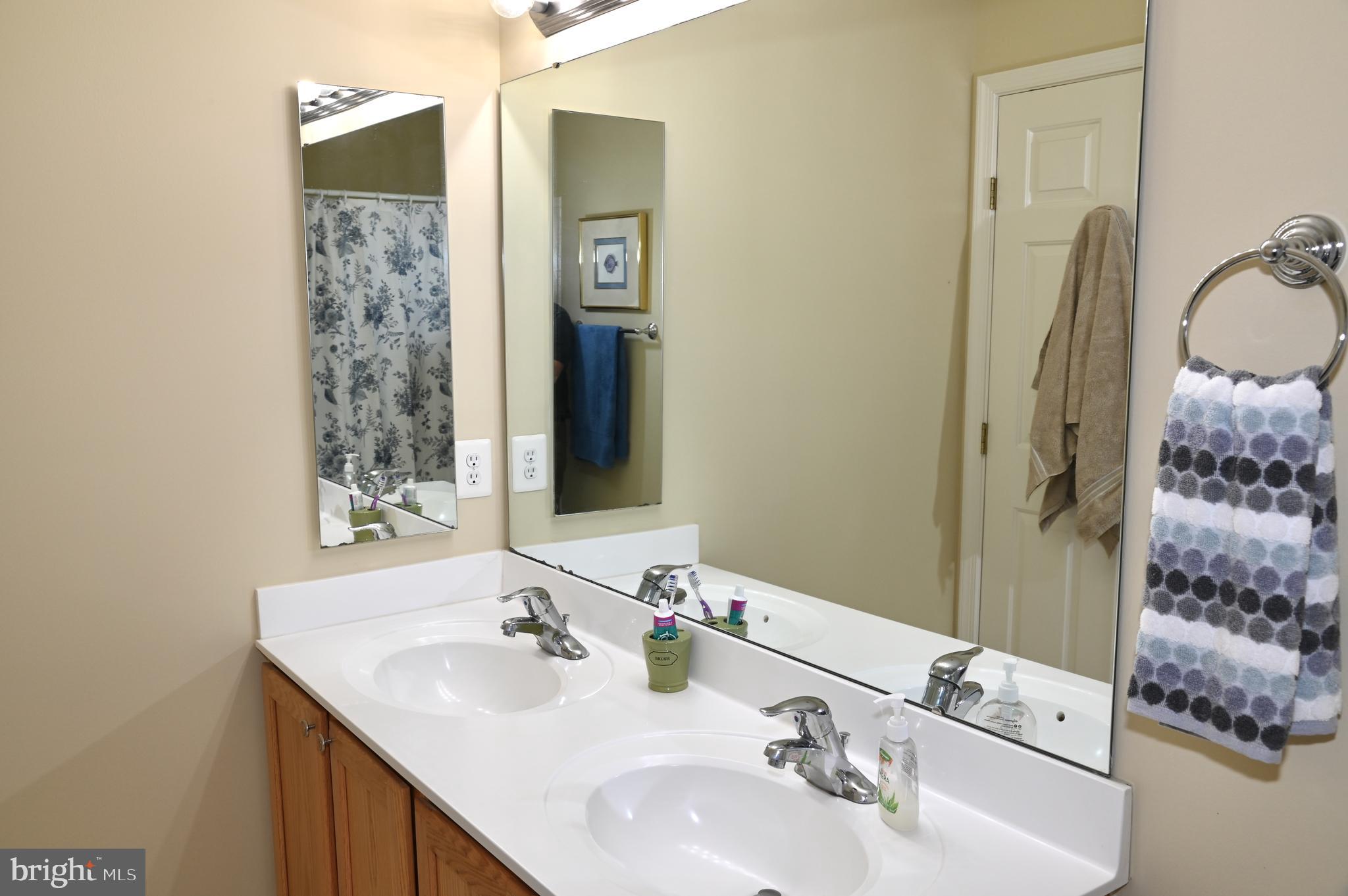 6721 HOLLY FARM LANE