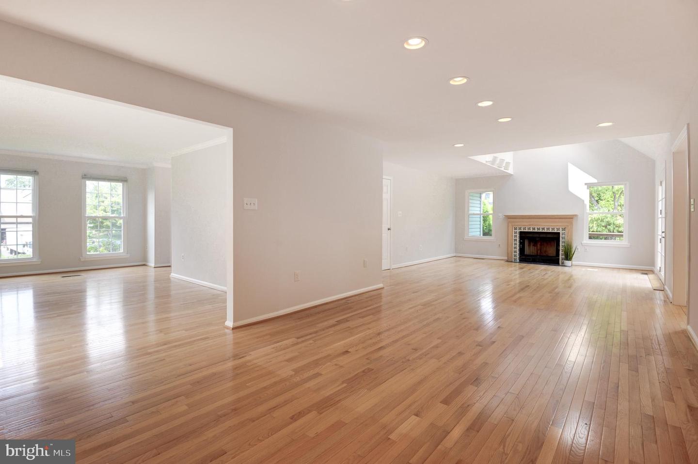 3028 Emerald Chase Dr