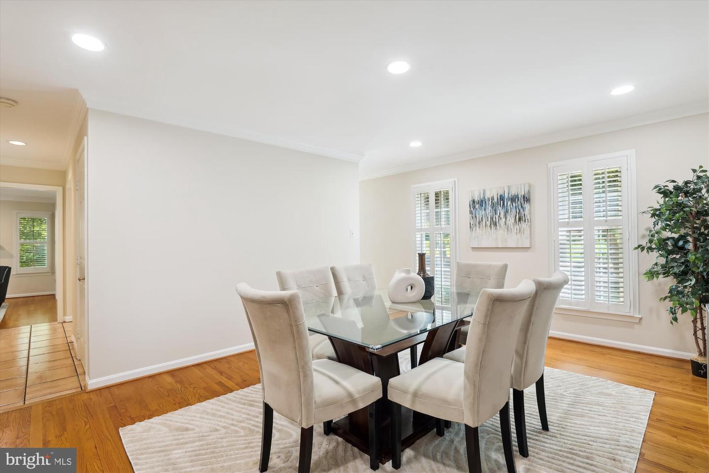 2726 Valestra Cir