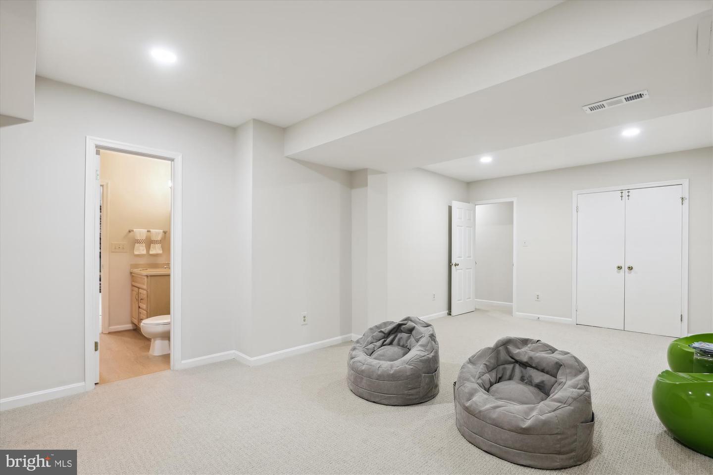 2726 Valestra Cir