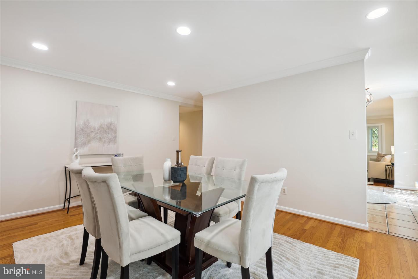 2726 Valestra Cir