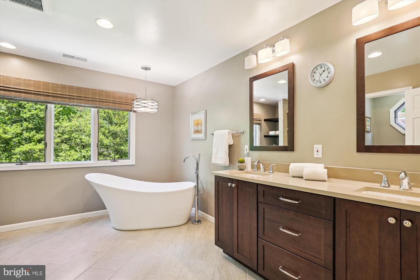 2726 Valestra Cir