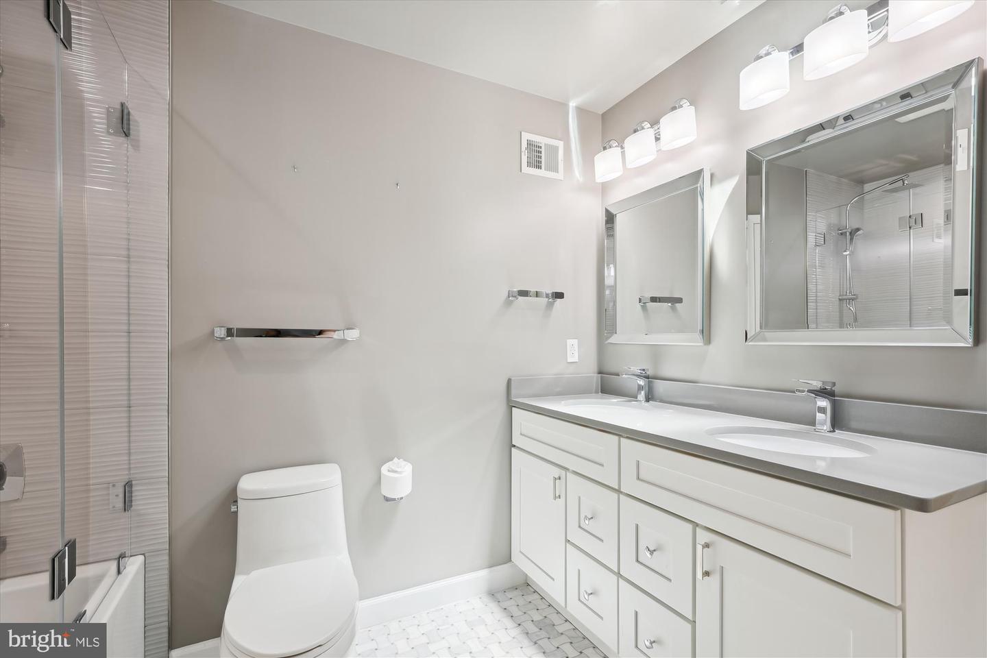 2726 Valestra Cir