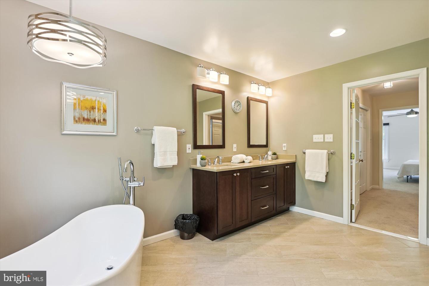 2726 Valestra Cir
