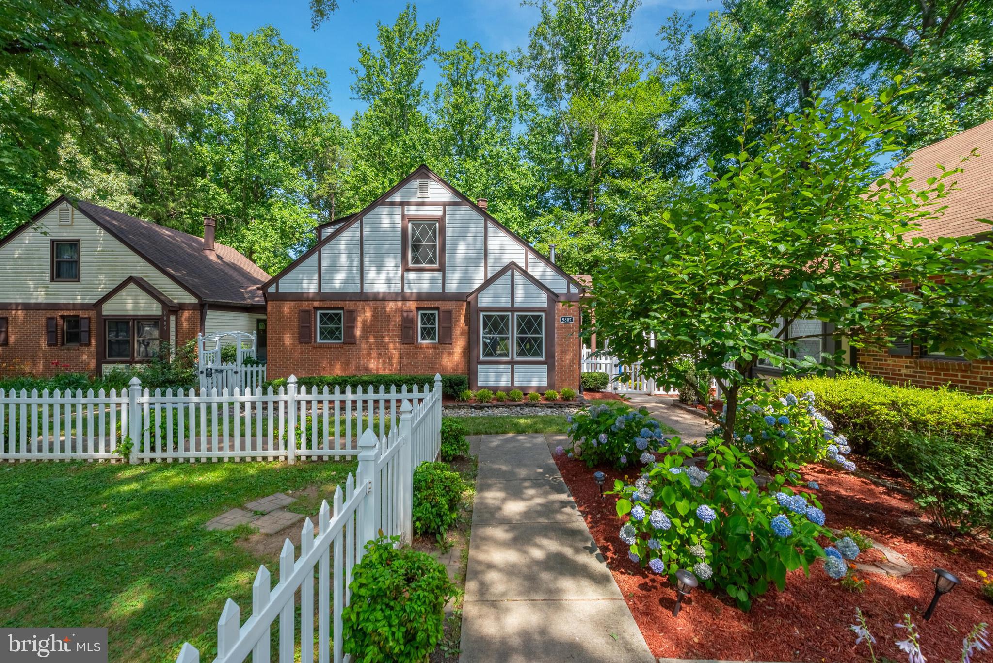 9807 Pebble Weigh Ct