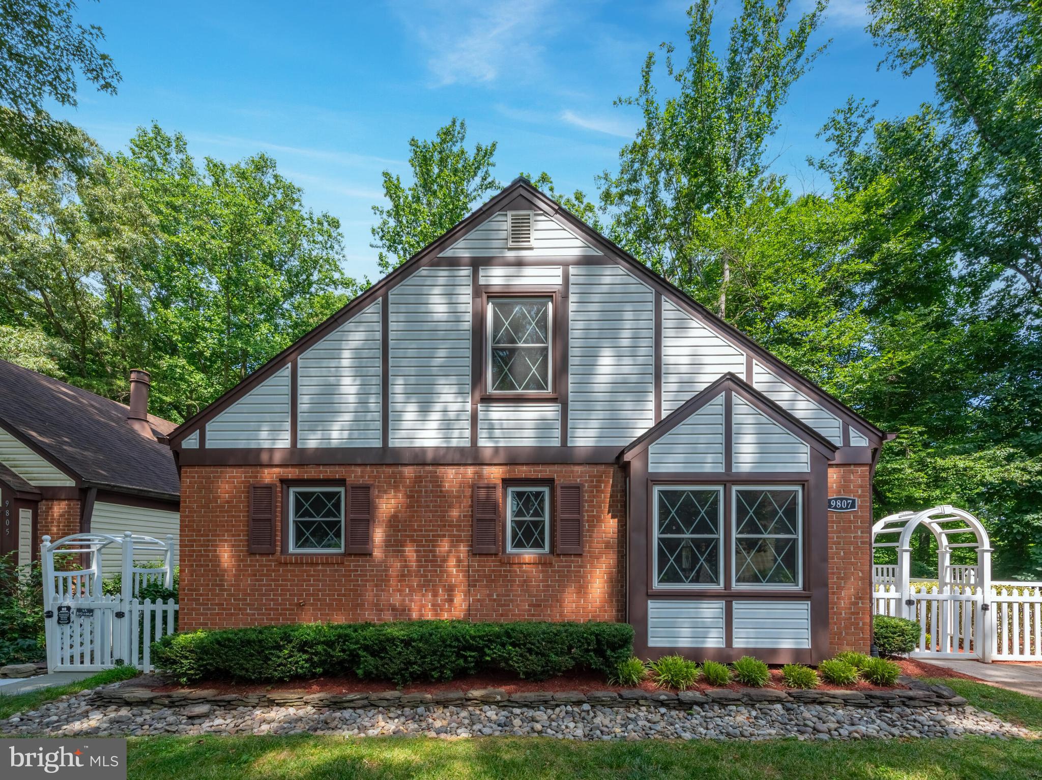 9807 Pebble Weigh Ct