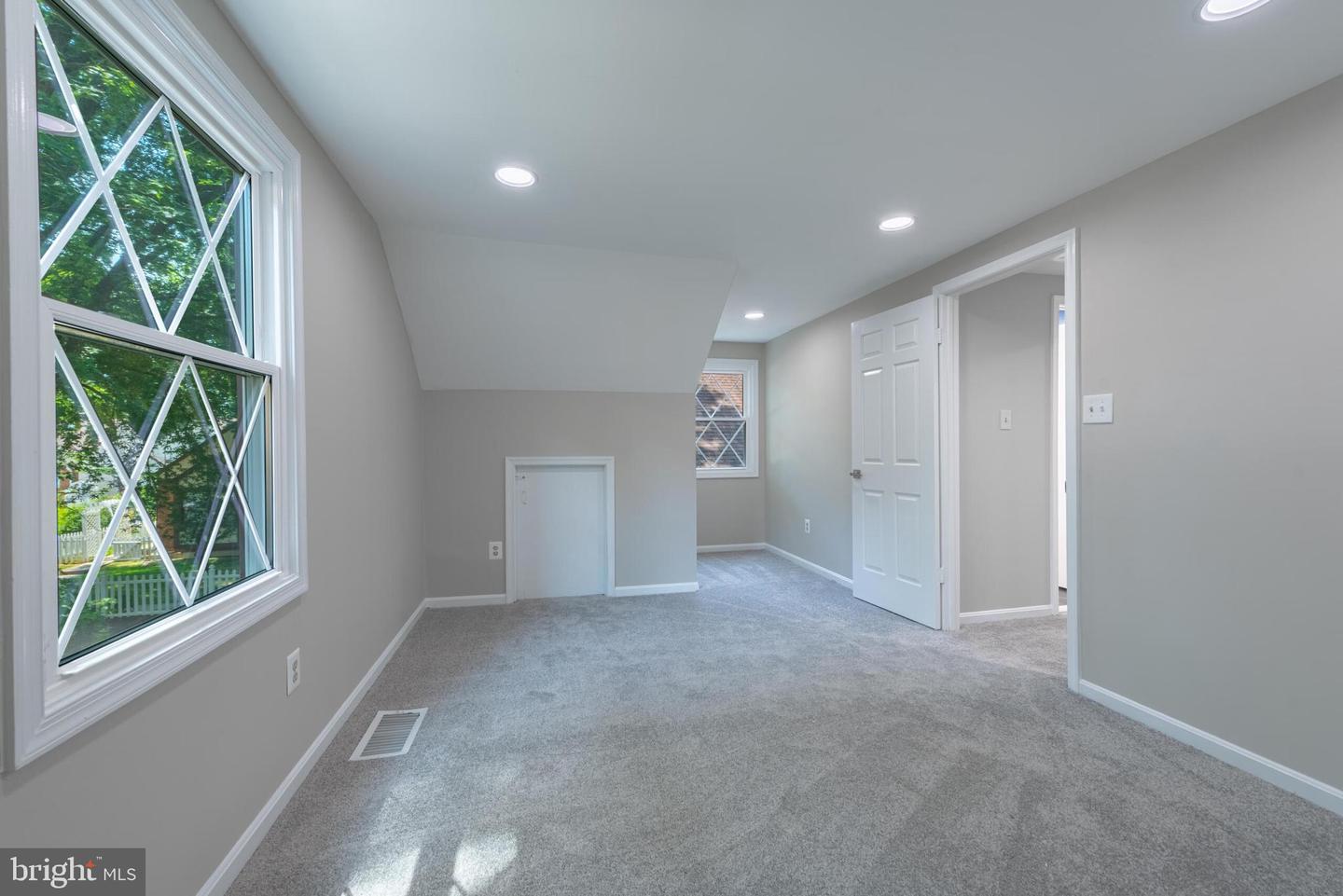 9807 Pebble Weigh Ct