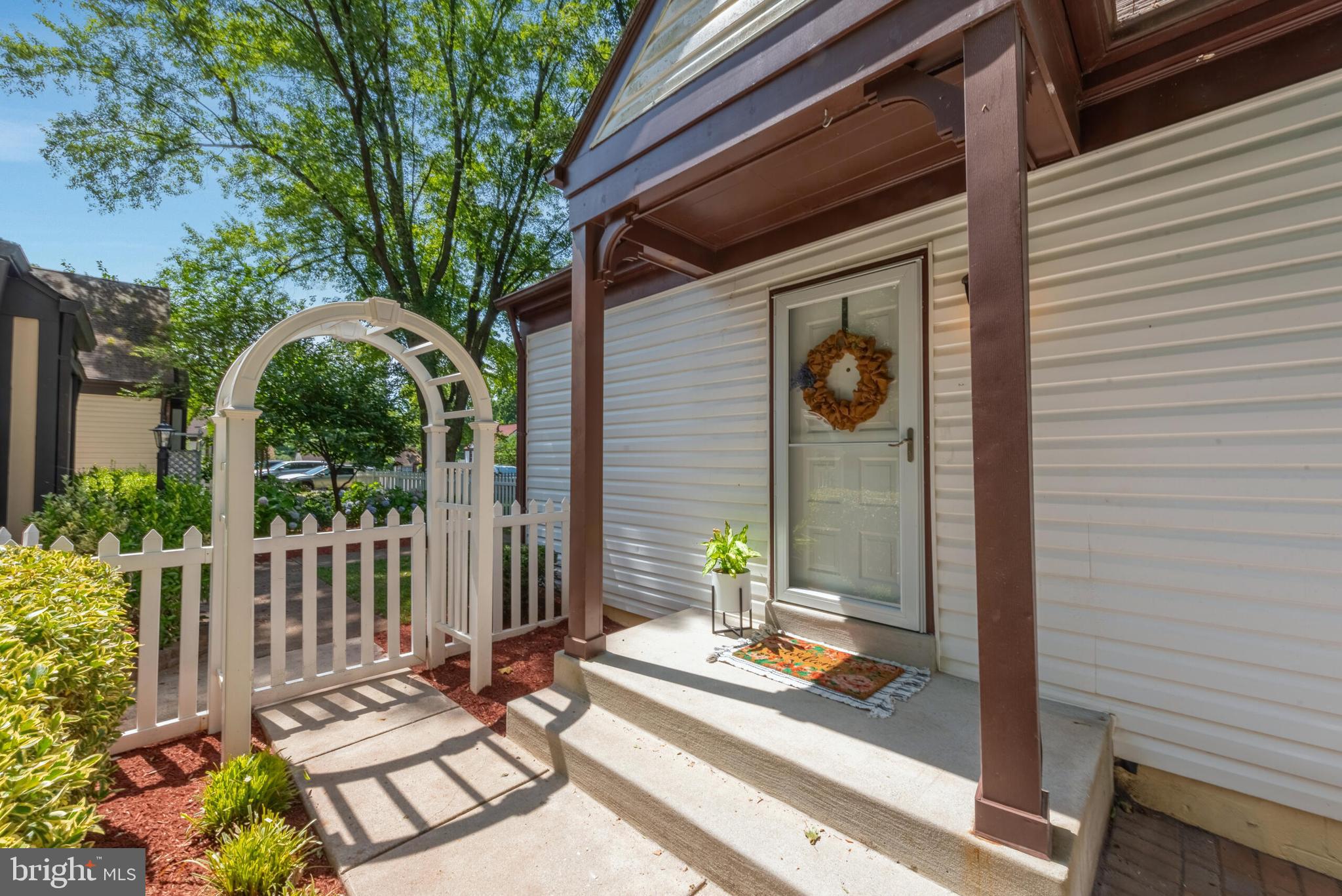 9807 Pebble Weigh Ct