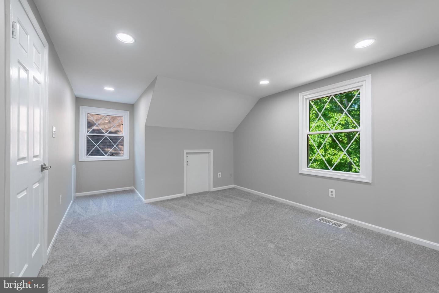 9807 Pebble Weigh Ct