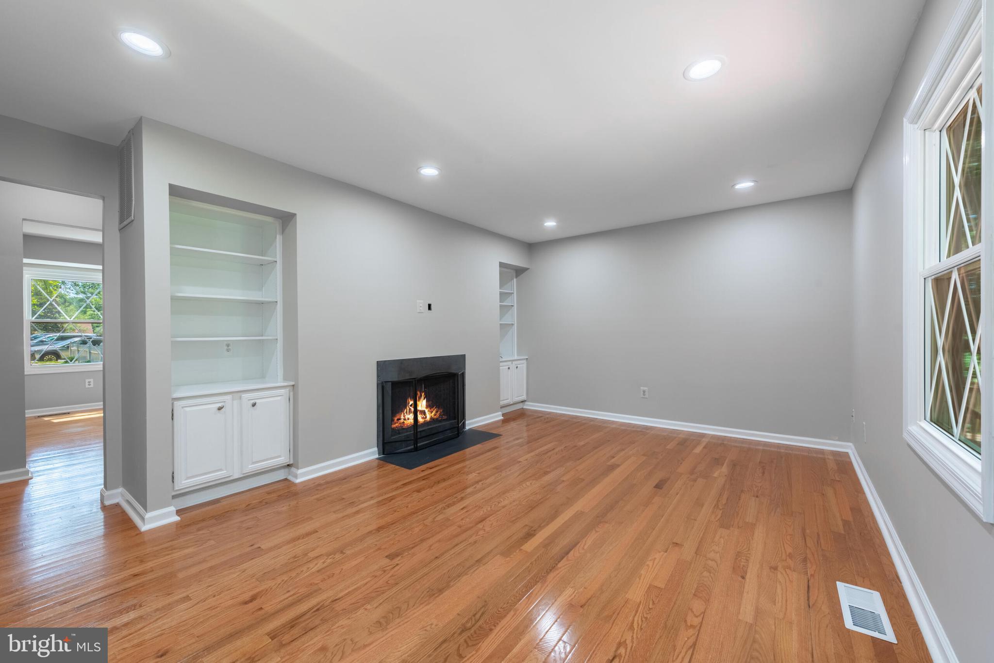 9807 Pebble Weigh Ct