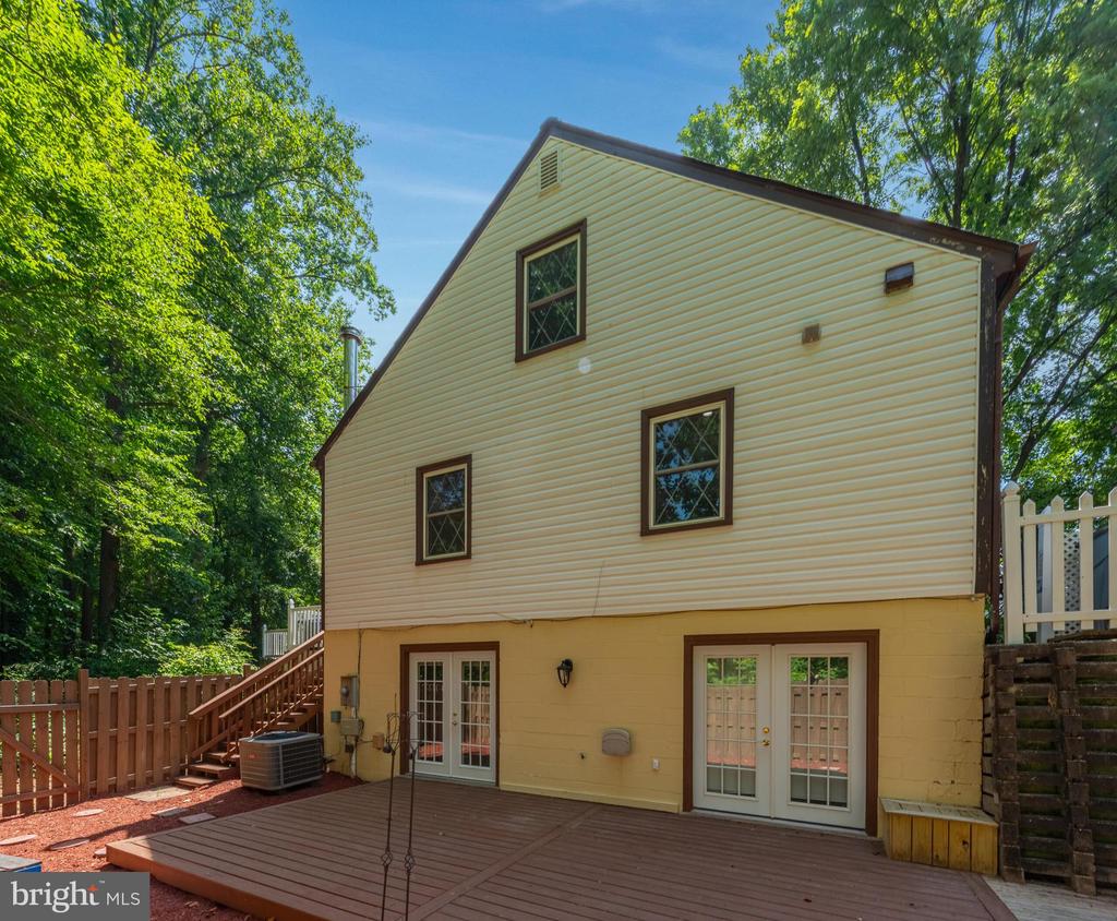 9807 Pebble Weigh Ct