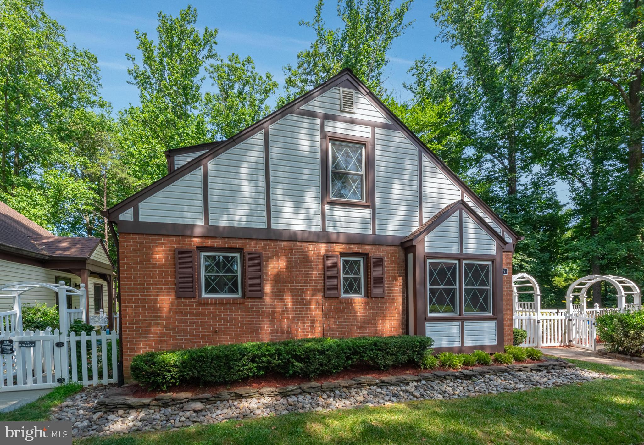 9807 Pebble Weigh Ct