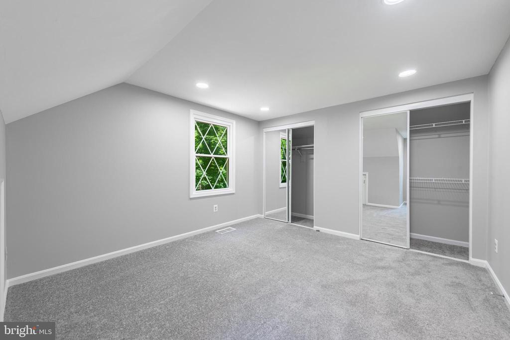 9807 Pebble Weigh Ct