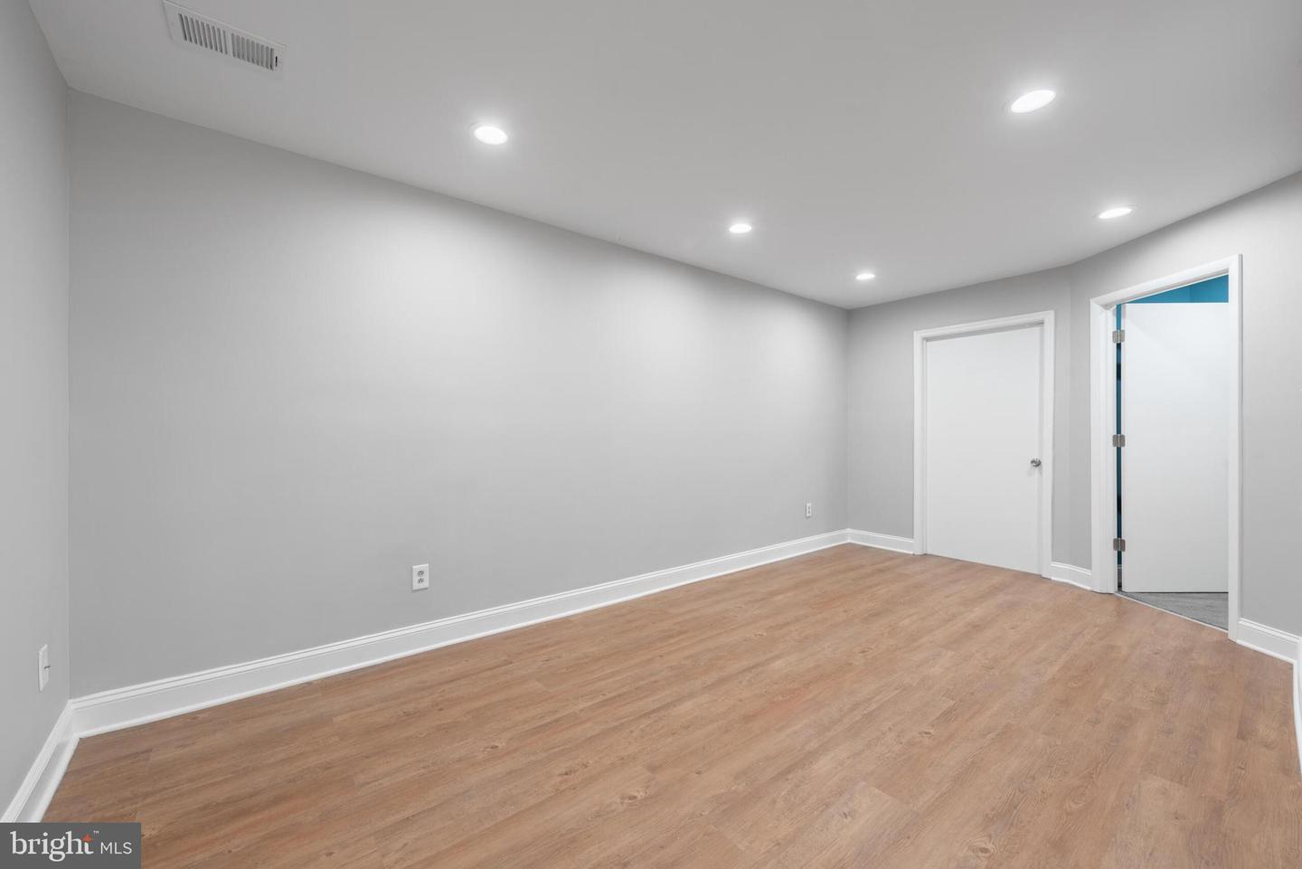9807 Pebble Weigh Ct