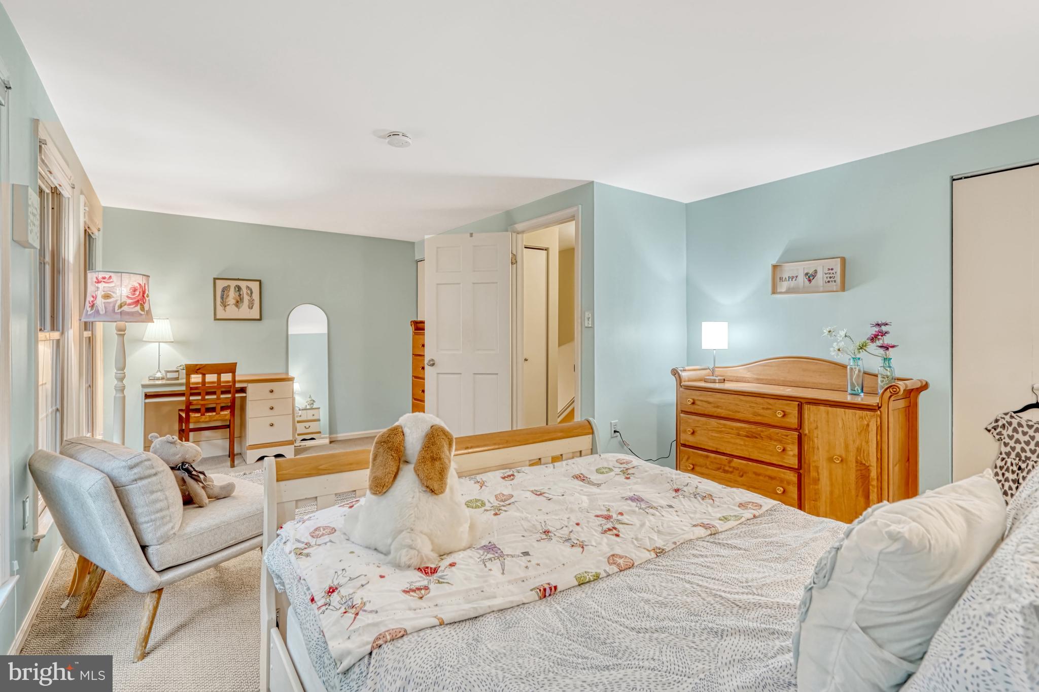 5917 New England Woods Dr