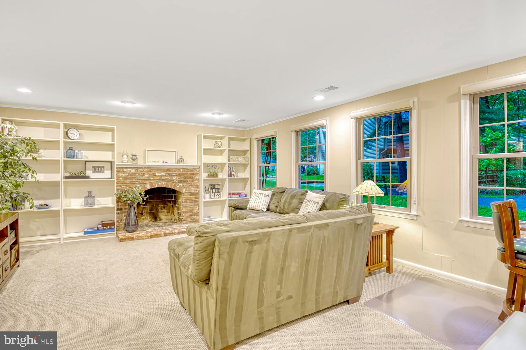 5917 New England Woods Dr