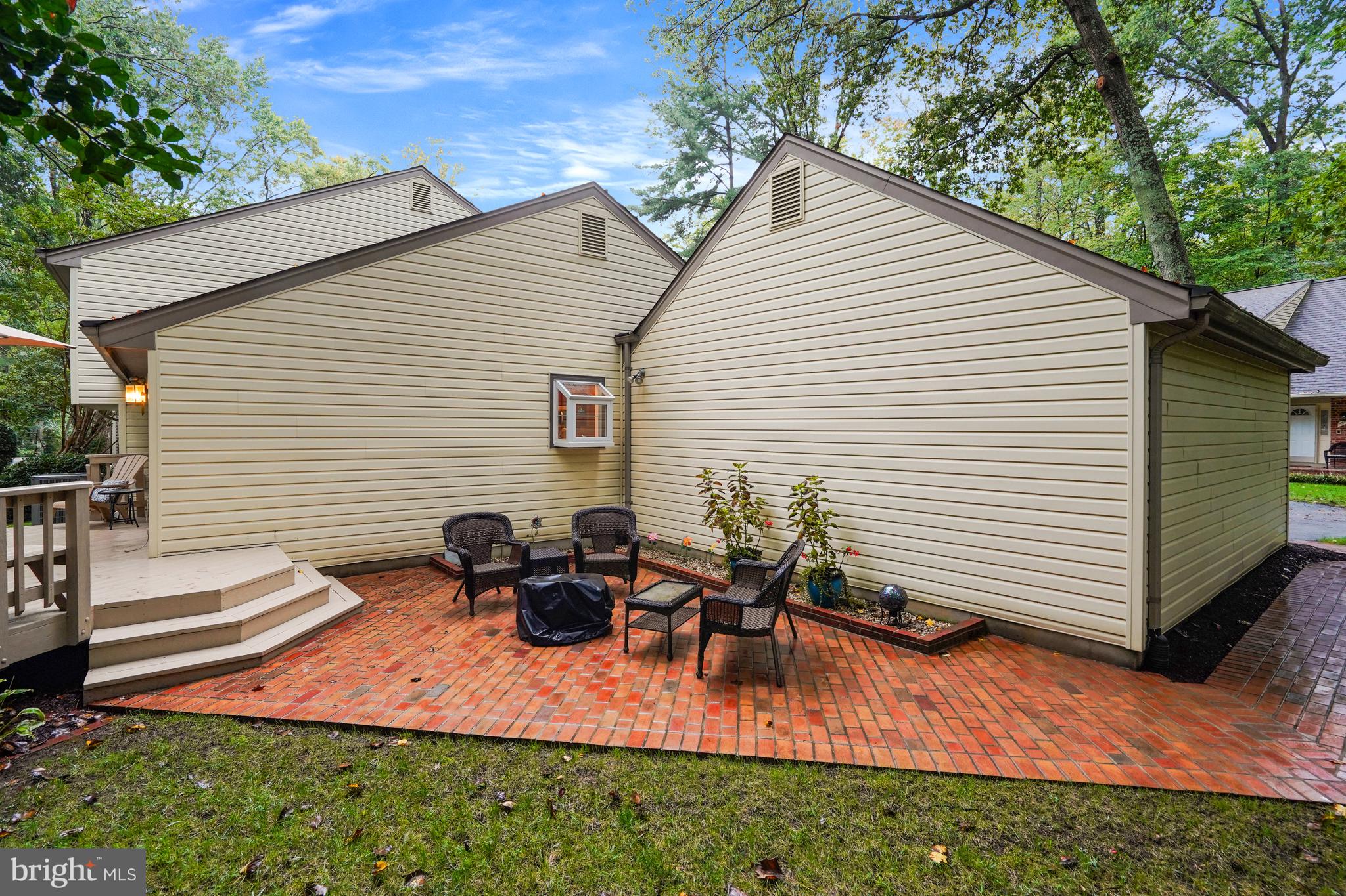 5917 New England Woods Dr