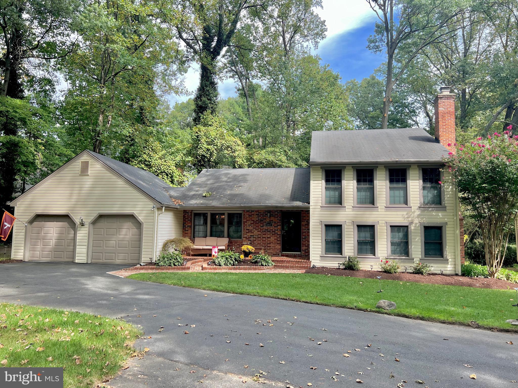 5917 New England Woods Dr