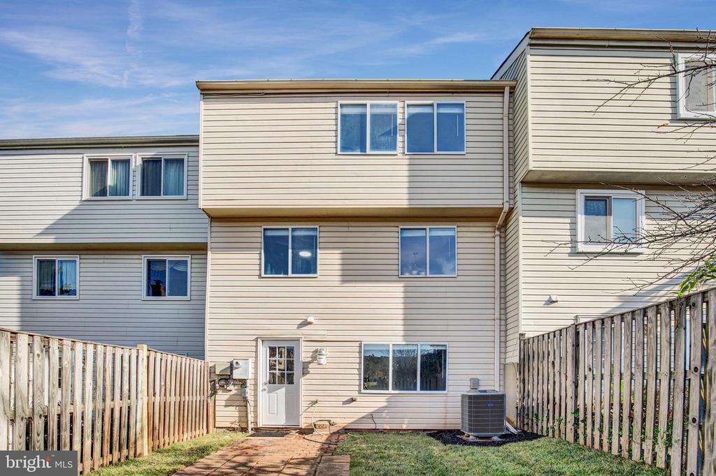 13227 Custom House Ct