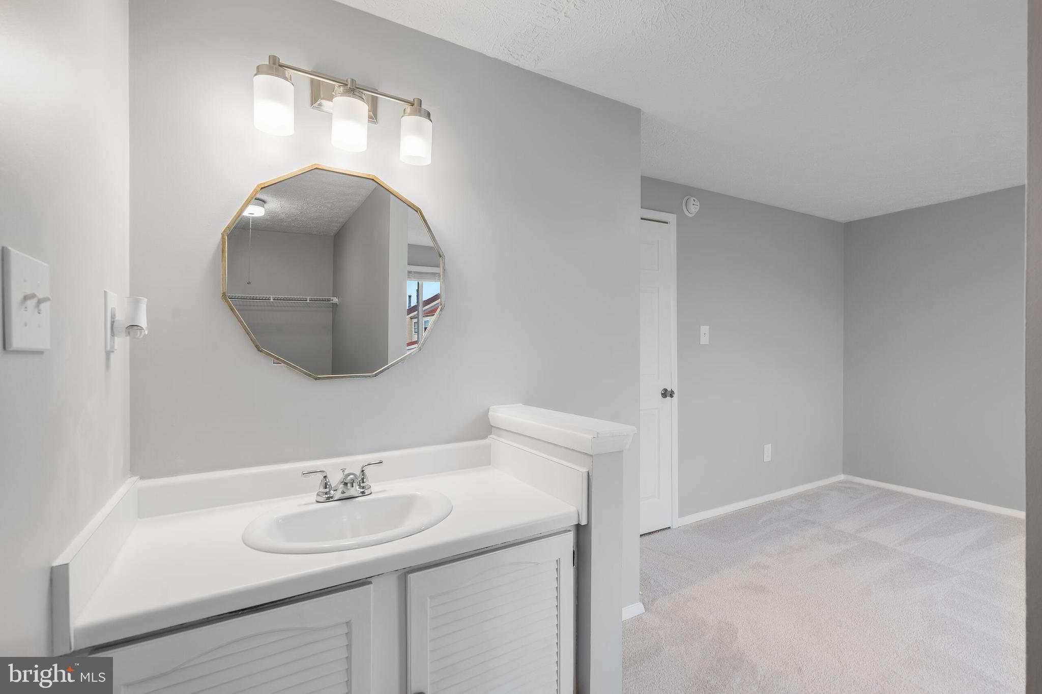 13227 Custom House Ct