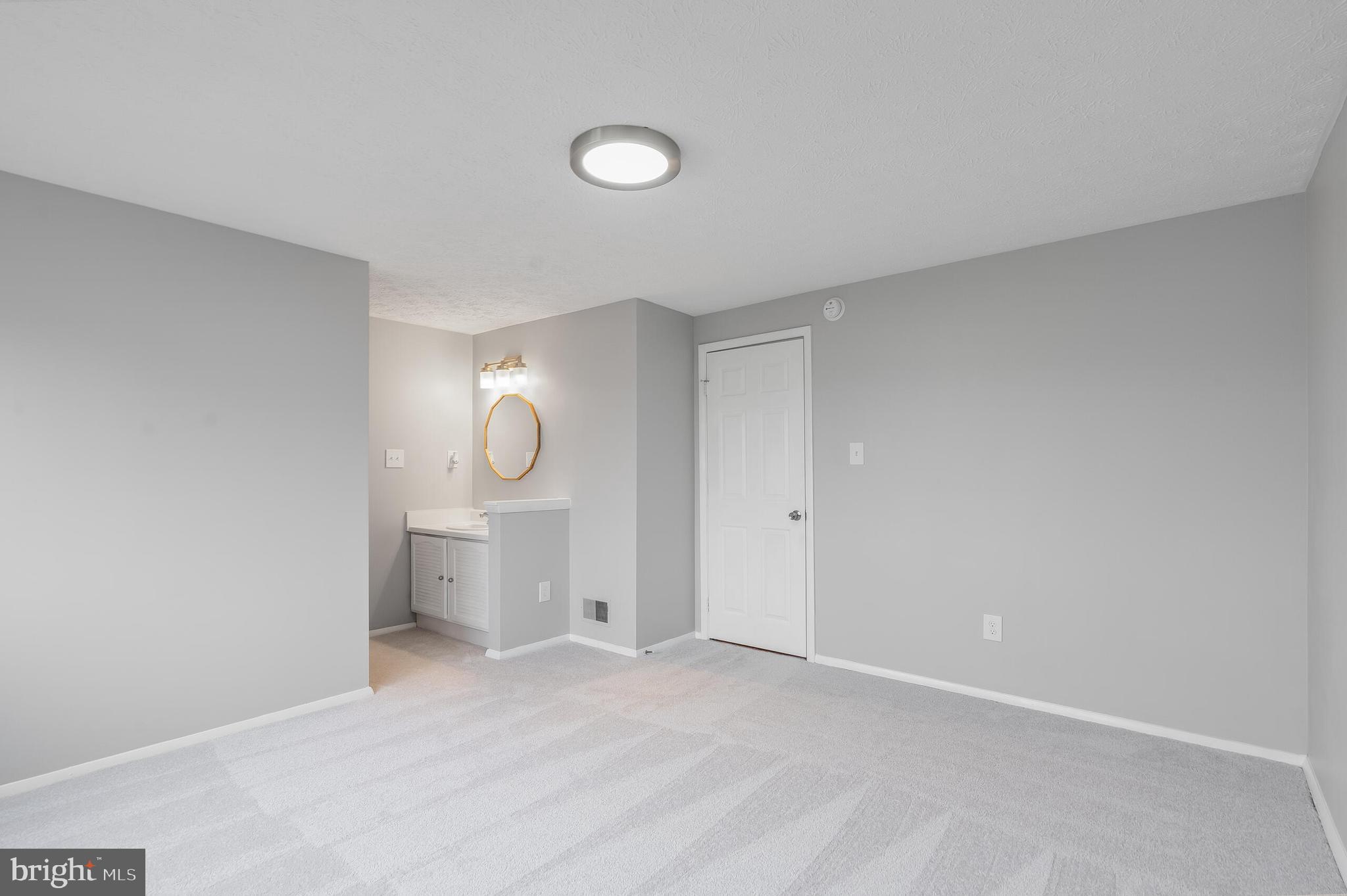 13227 Custom House Ct