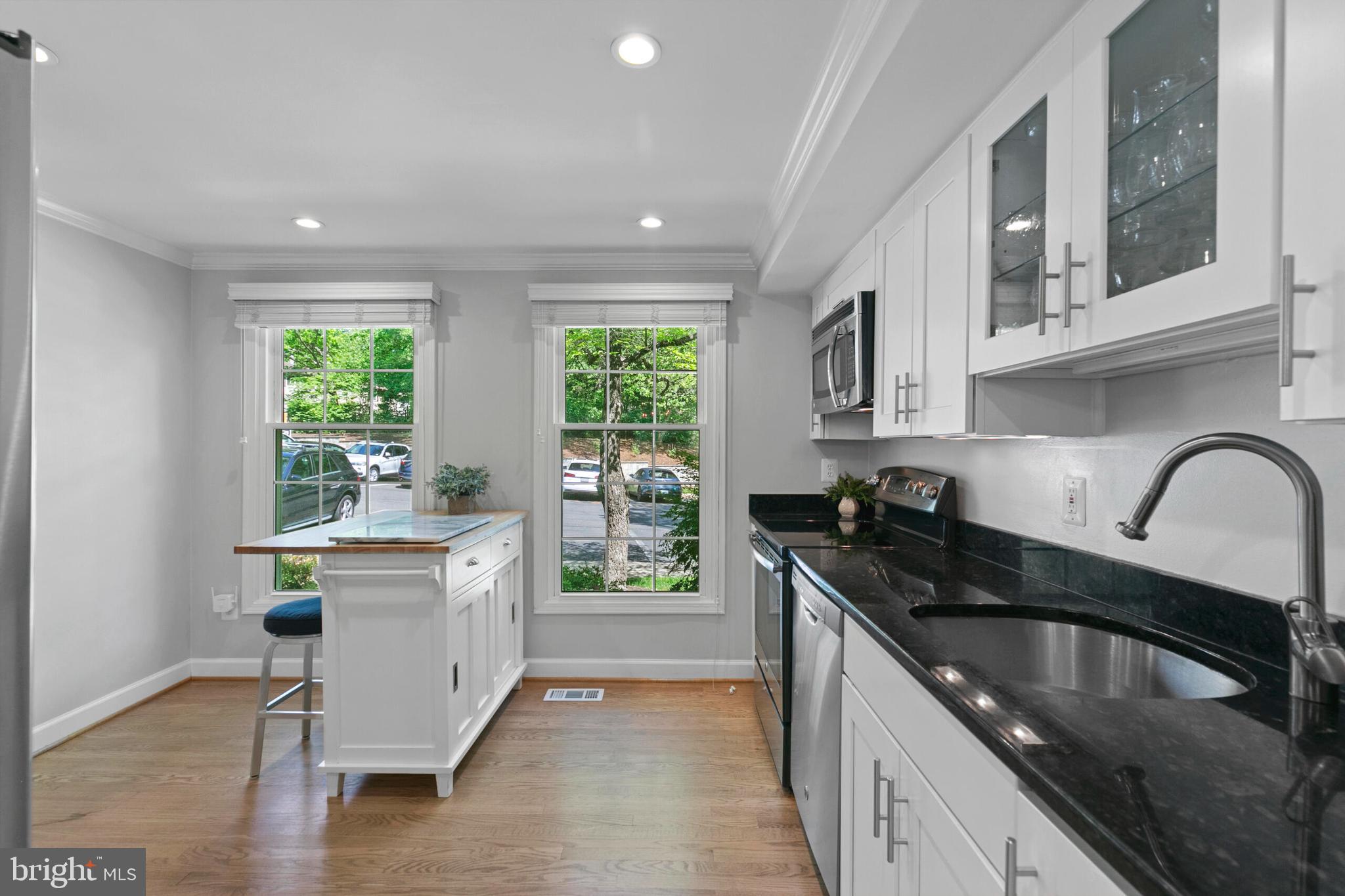 10945 Harpers Square Ct