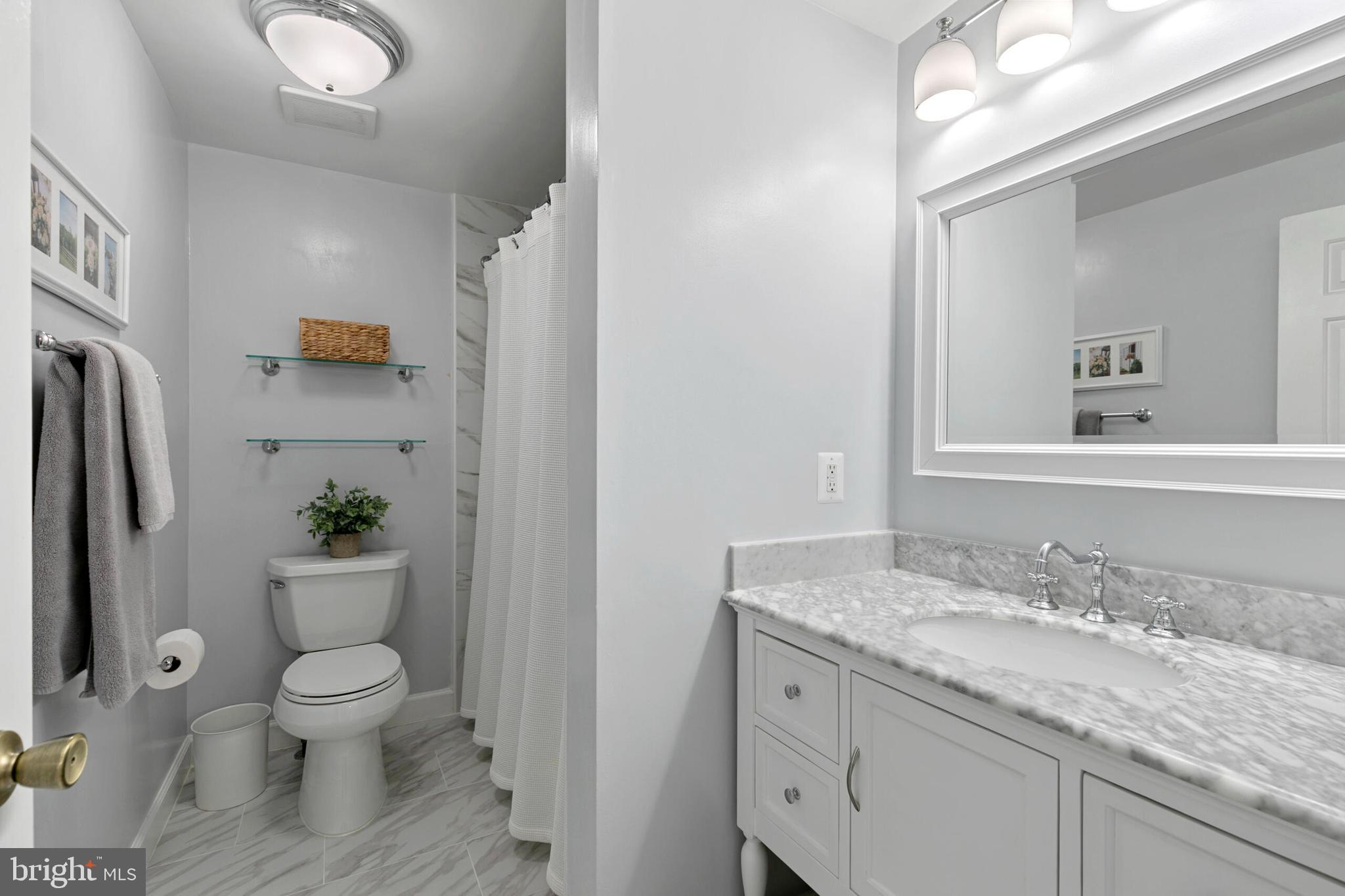 10945 Harpers Square Ct