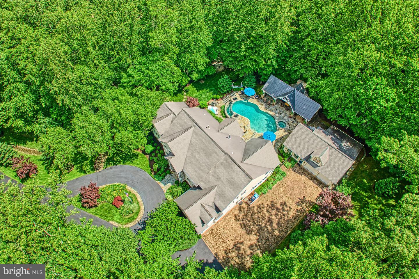5026 Huntwood Manor Dr