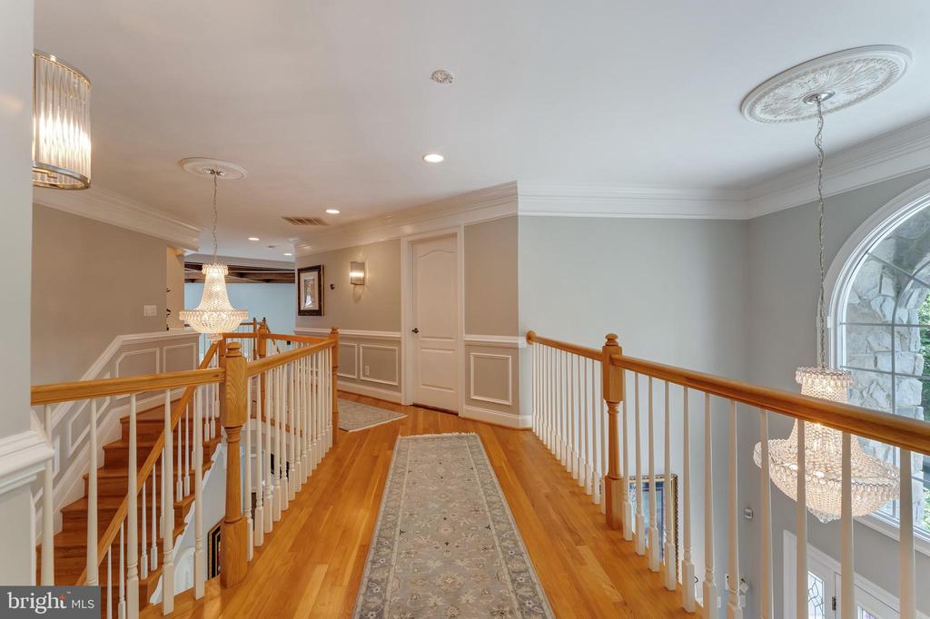 5026 Huntwood Manor Dr