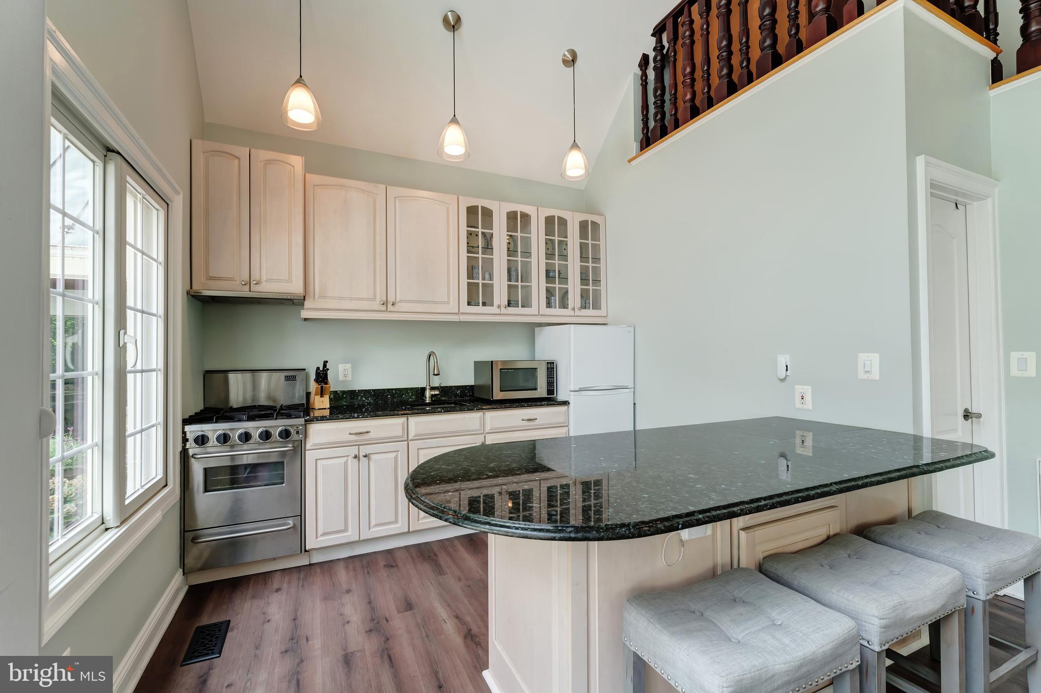 5026 Huntwood Manor Dr