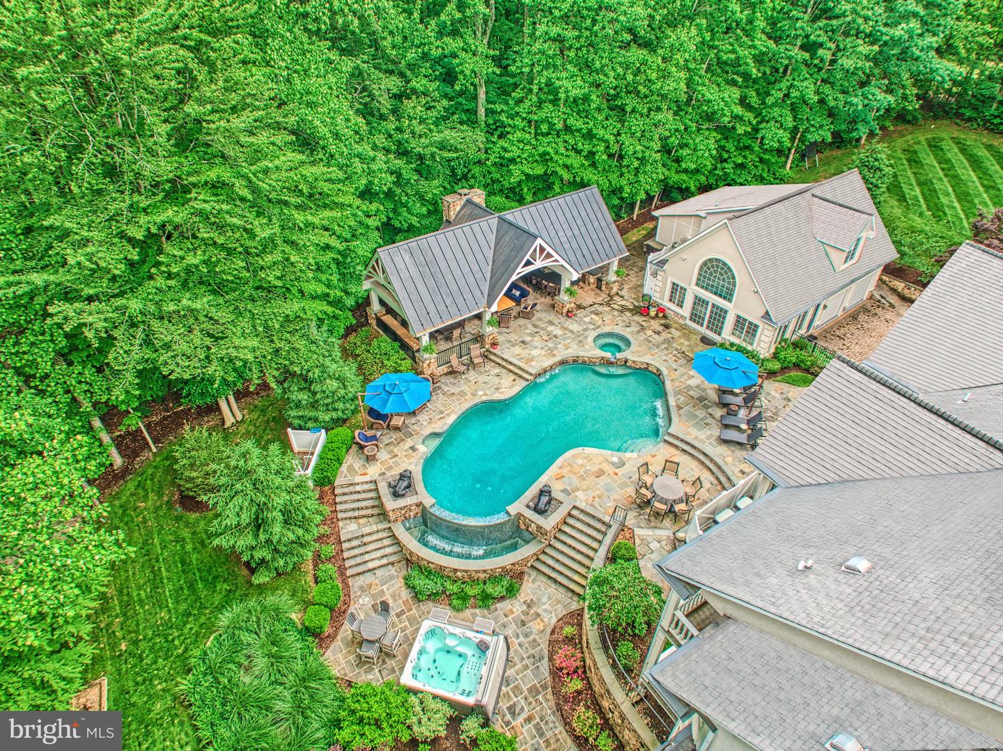 5026 Huntwood Manor Dr