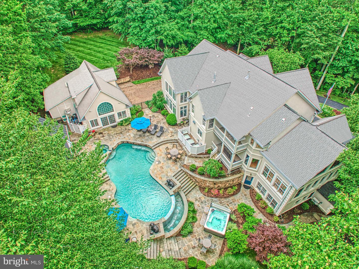 5026 Huntwood Manor Dr