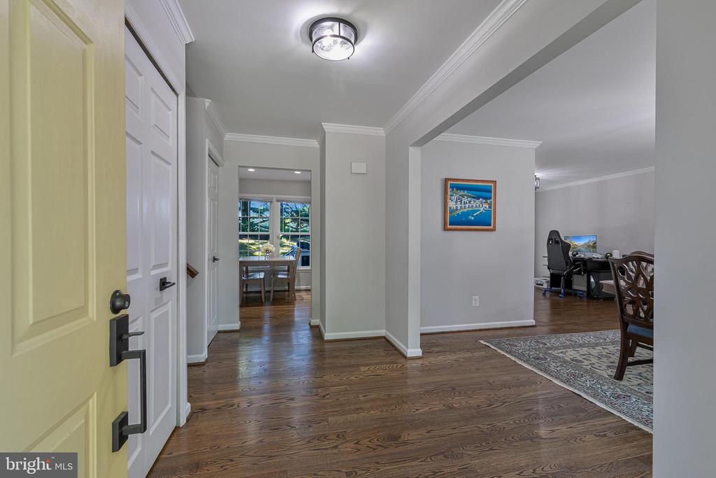 2619 JOHN MILTON DRIVE
