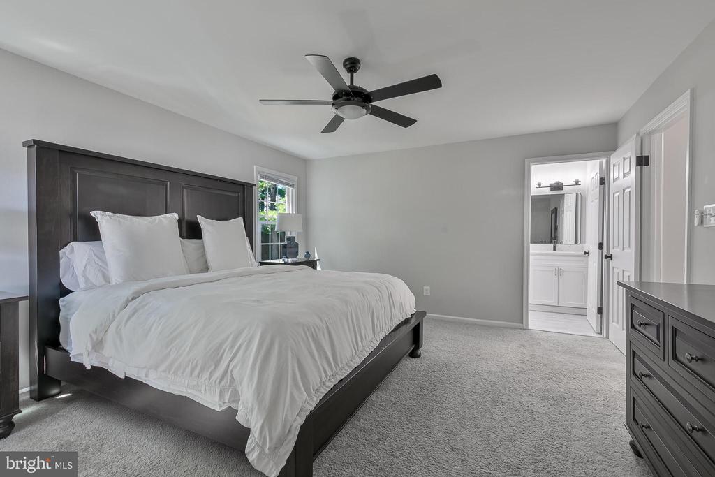 2619 JOHN MILTON DRIVE