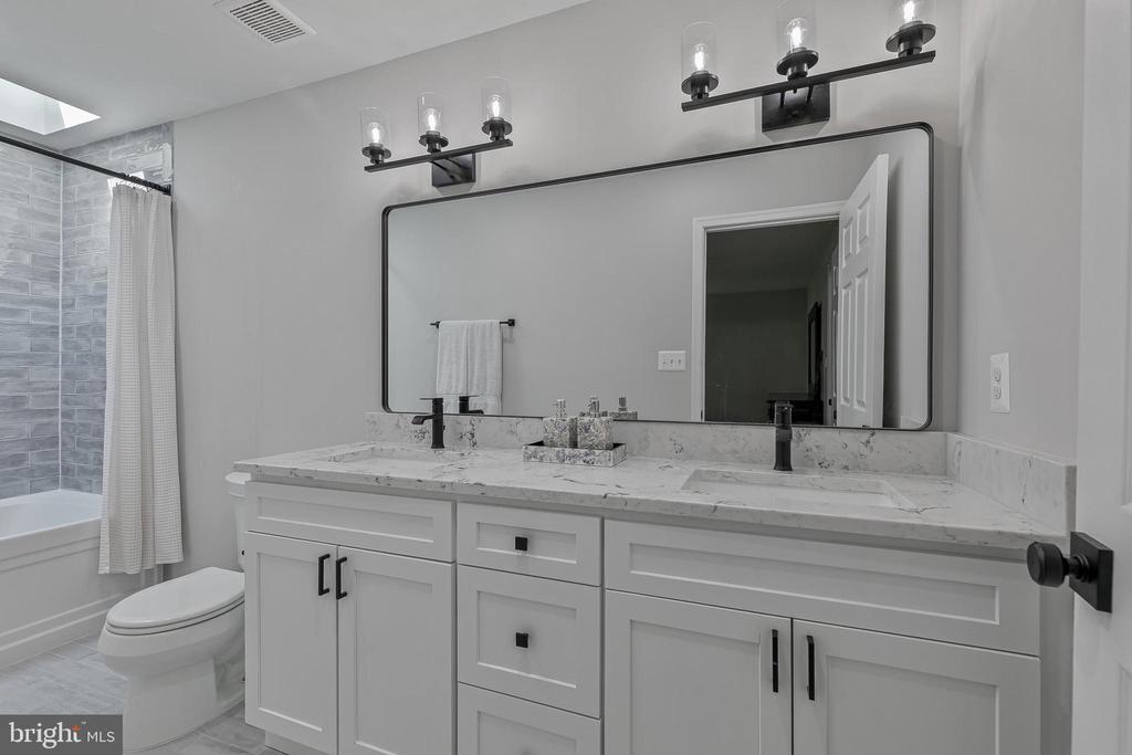 2619 JOHN MILTON DRIVE