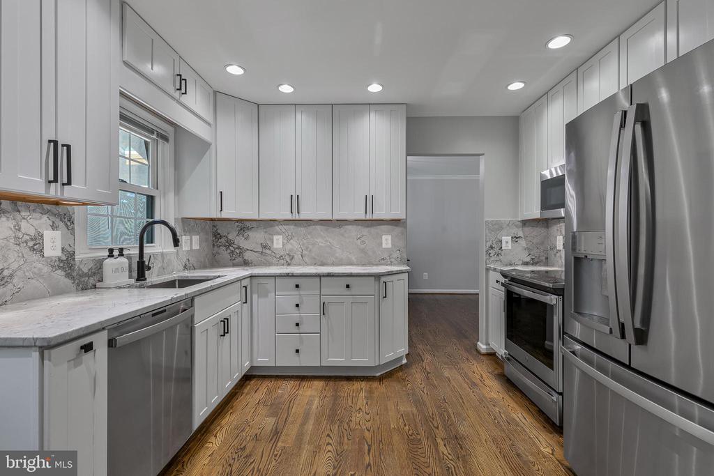 2619 JOHN MILTON DRIVE