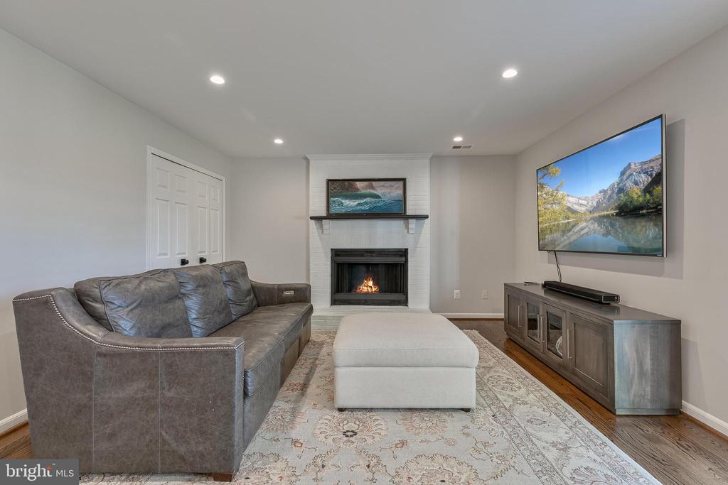 2619 JOHN MILTON DRIVE