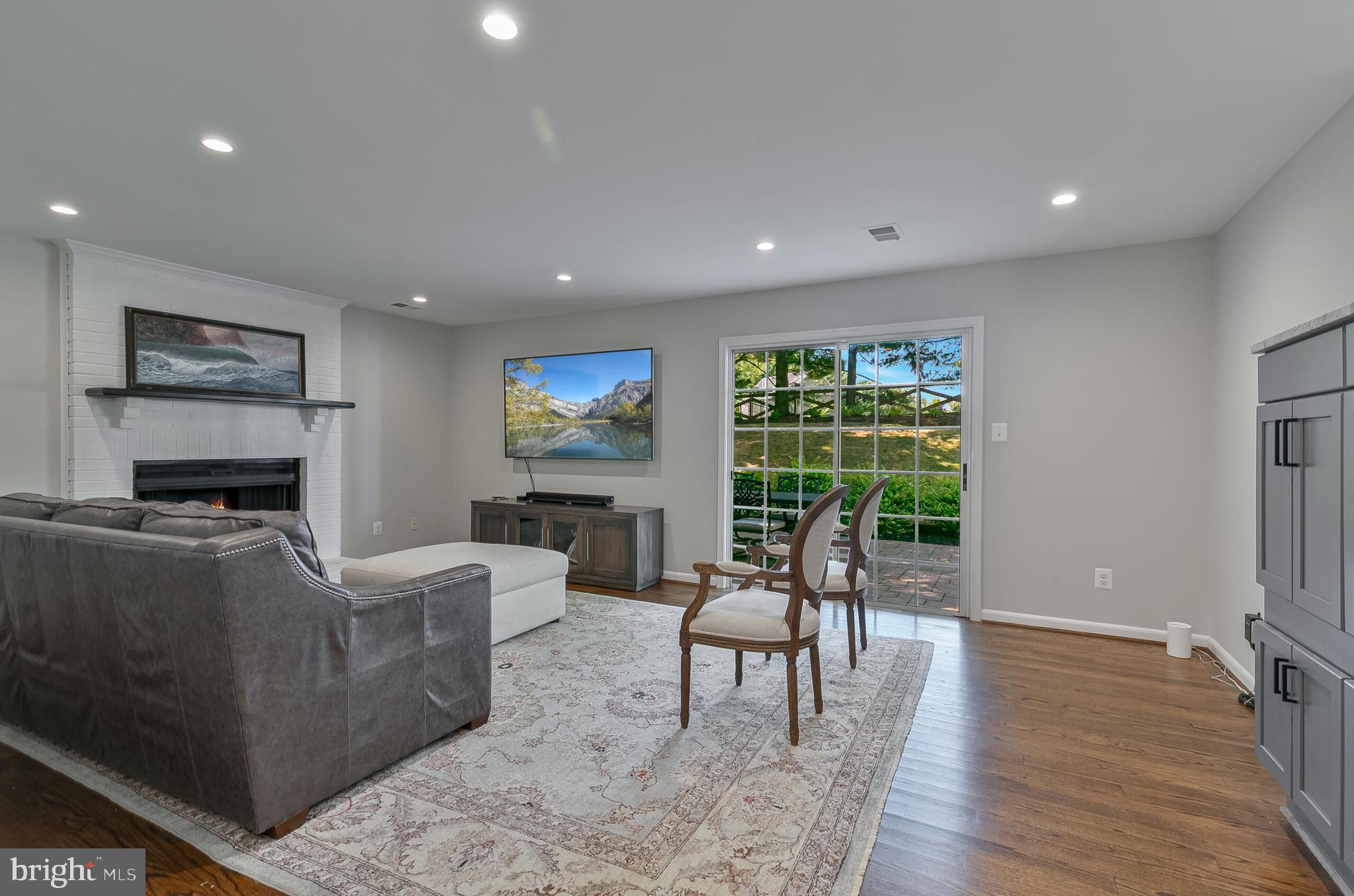 2619 JOHN MILTON DRIVE