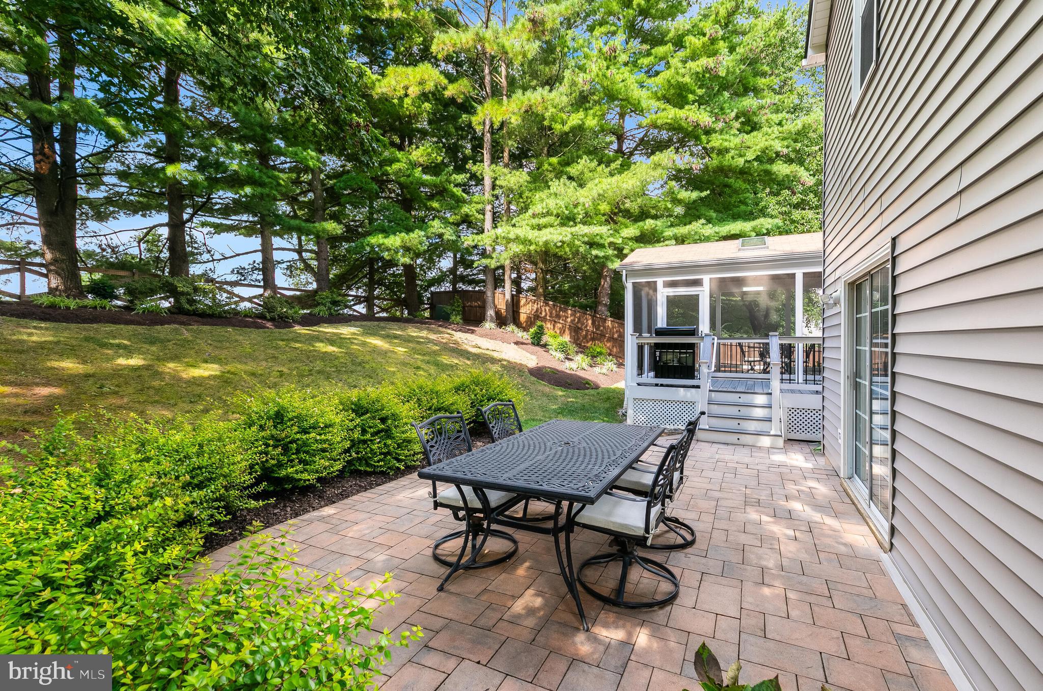 2619 JOHN MILTON DRIVE