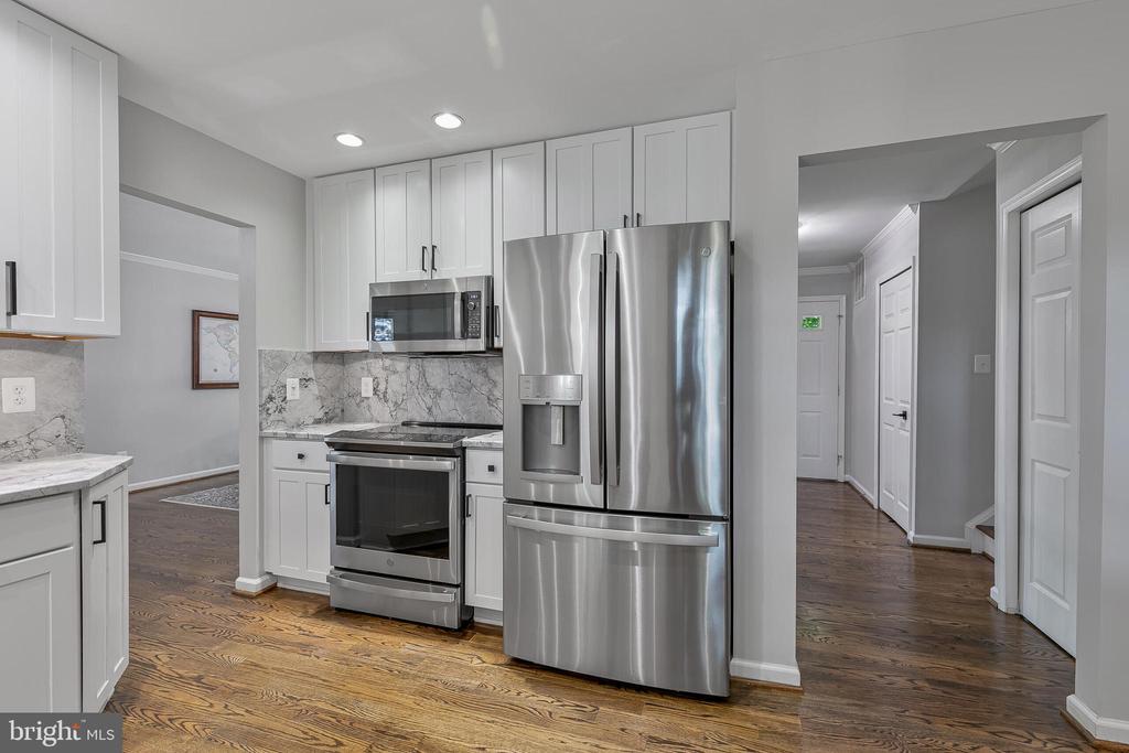 2619 JOHN MILTON DRIVE