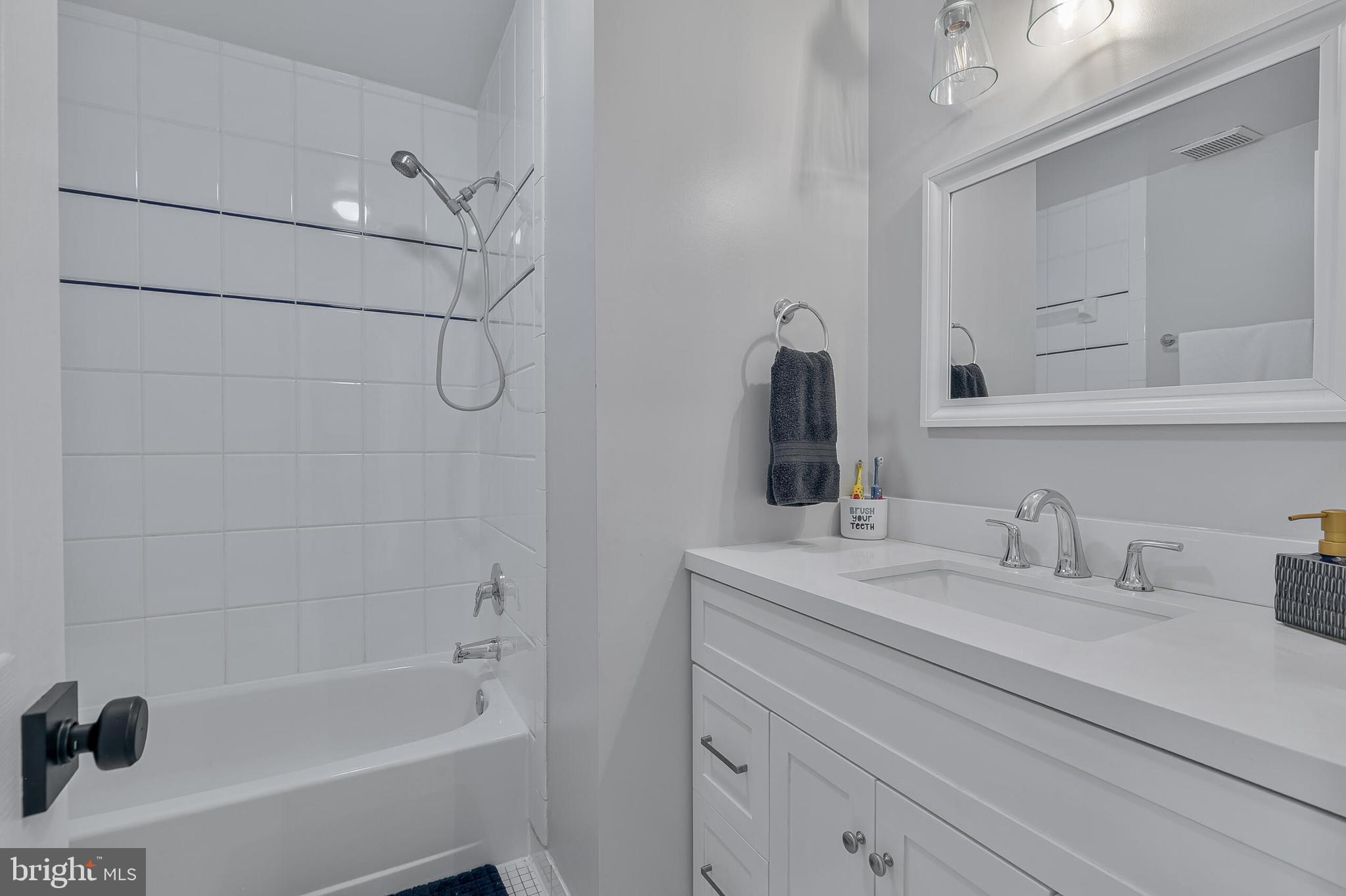 2619 JOHN MILTON DRIVE