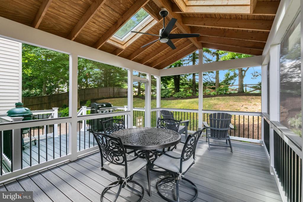2619 JOHN MILTON DRIVE