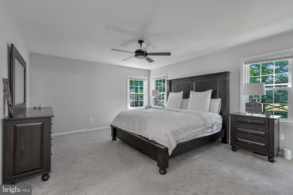2619 JOHN MILTON DRIVE