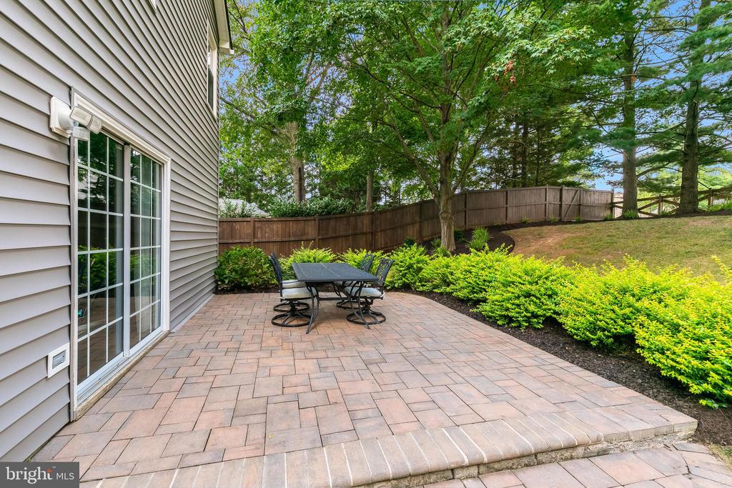 2619 JOHN MILTON DRIVE