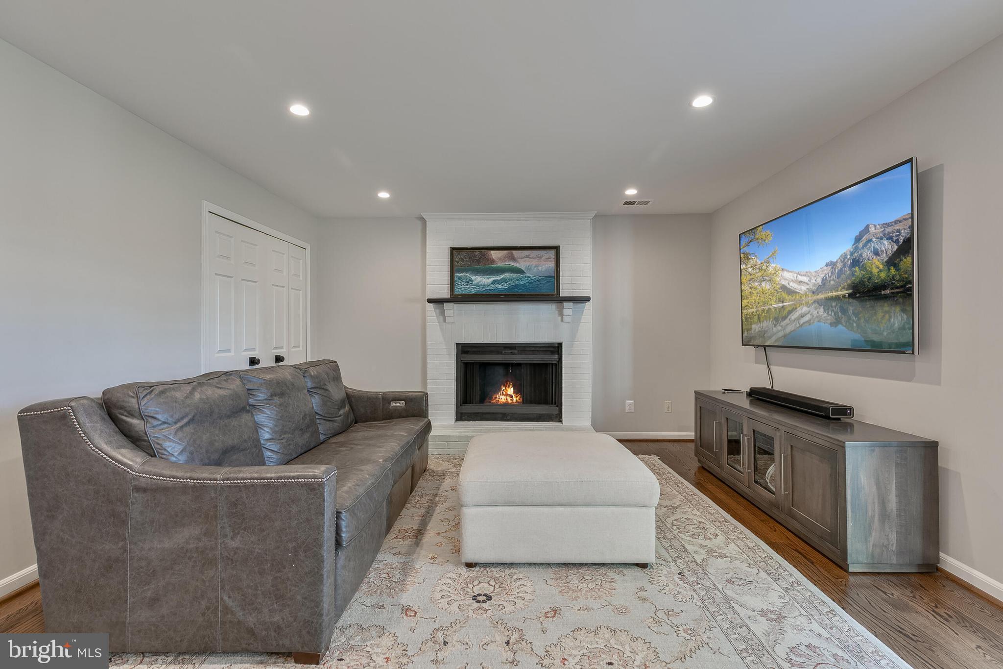 2619 JOHN MILTON DRIVE