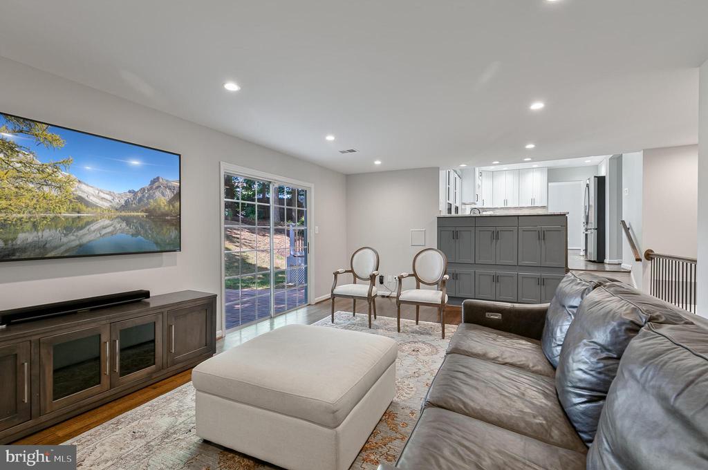 2619 JOHN MILTON DRIVE